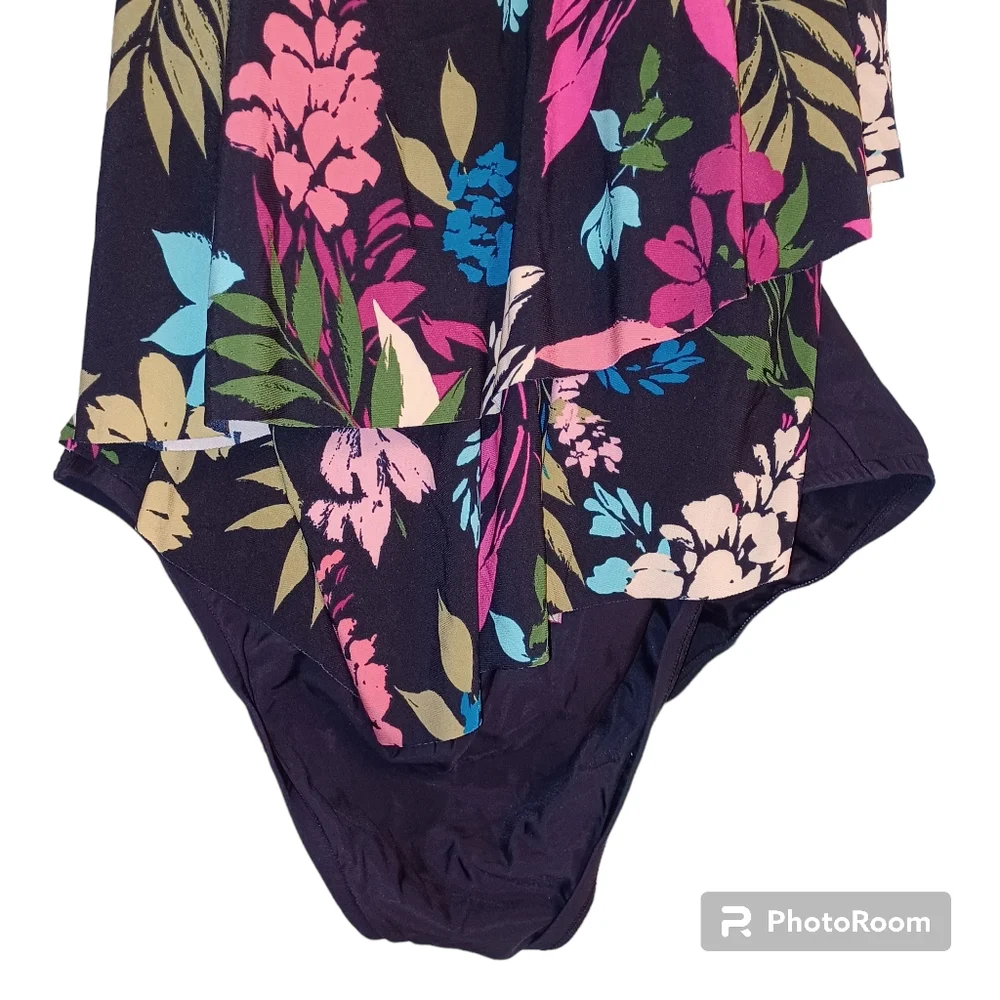 AQUA GREEN PLUS SIZE 24W Swim Suit NWOT